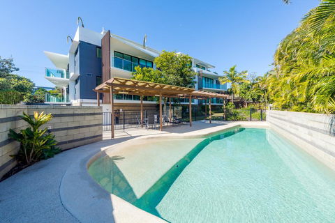 Stylish Beach Side Apartment - Unit 5 - 33 Lorikeet Drive - Accommodation QLD 0