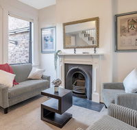 Stylish House - Moments to Kings Cross  City - Accommodation QLD