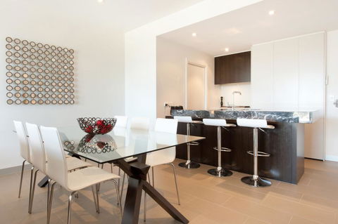 STYLISH LIVING ON MAIN - Accommodation QLD 1