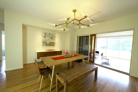 Stylish Luxe House For Big Group Near Shopping Center - Accommodation QLD 3