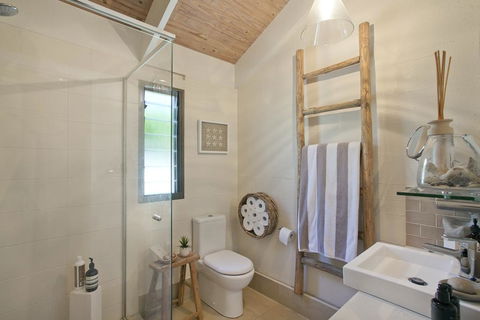 Stylish Luxury Home To Fit The Whole Family - Accommodation QLD 1