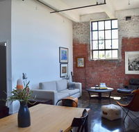Stylish Warehouse Conversion In The Heart of Fitzroy - Accommodation QLD