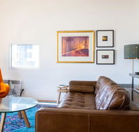 Stylish Warehouse Convert 2 Bedroom Apartment - Accommodation QLD