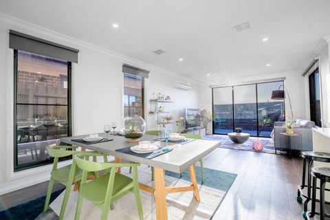 StylishTownhouse@Narre Warren/TrainStation/SC - Accommodation QLD 3