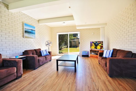 Summer Sands - Pet Friendly - Accommodation QLD 2
