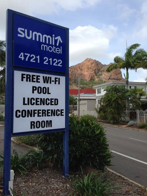 Summit Motel - Accommodation QLD 3