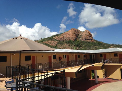 Summit Motel - Accommodation QLD 2