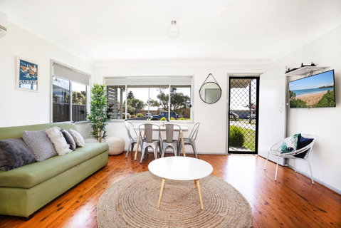 Sun Shack @ Culburra - Pet Friendly - 3 Mins To Beach - Accommodation QLD 0