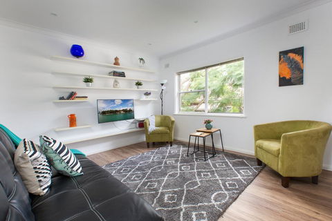 Sun-Drenched Apartment In A Peaceful Location - Accommodation QLD 1