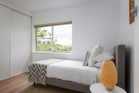 Sun-Drenched Apartment In A Peaceful Location - Accommodation QLD 3