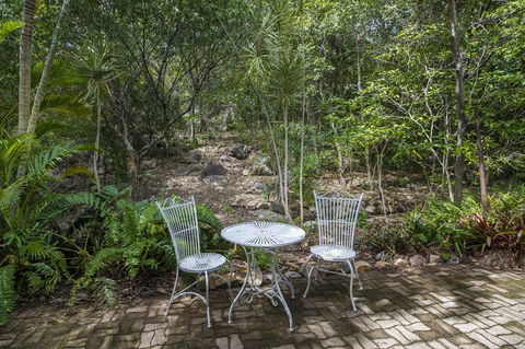Sunbird Retreat - Accommodation QLD 1