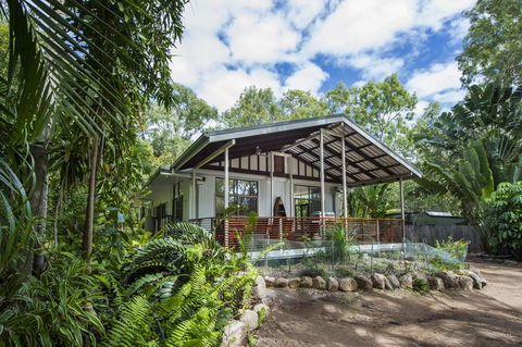 Sunbird Retreat - Accommodation QLD 0