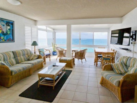 Suncrest 3 - Accommodation QLD 2