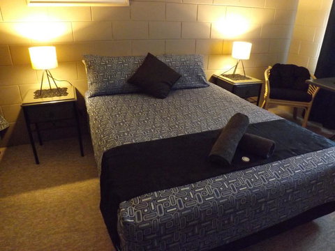 Sunbird Motel - Accommodation QLD 2