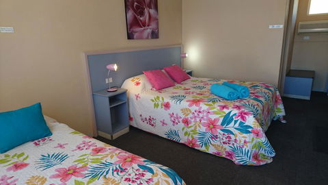 Sunflower Motel - Accommodation QLD 0