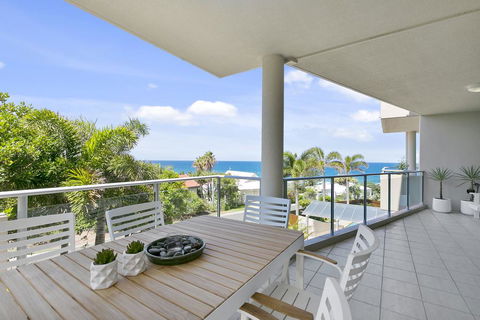 Sunny And Spacious Sunshine Beach - Accommodation QLD 3