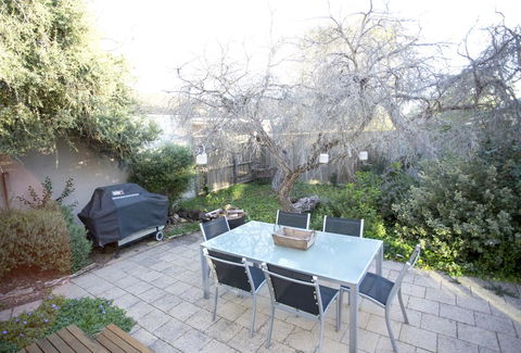 SUNNY DAZE - Accommodation QLD 1