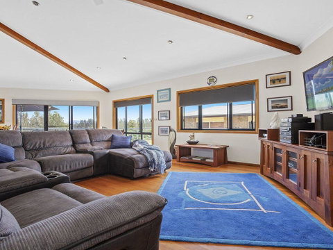 SunRay On Orama - Spacious With Great Views - Accommodation QLD 2