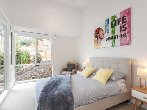 SUNRISE AT BREAKERS - Townhouse Close To Town - Accommodation QLD 2