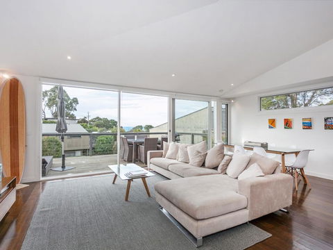 SUNRISE AT BREAKERS - Townhouse Close To Town - Accommodation QLD 3