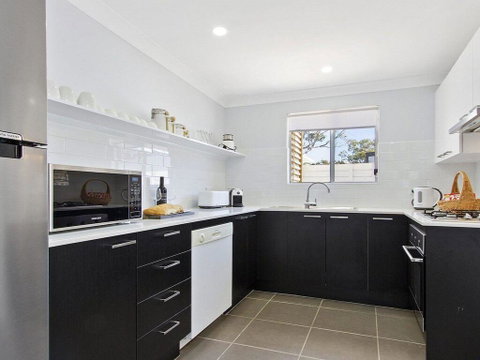 Sunset Beach - Situated Between Two Beaches And A Lake - Accommodation QLD 2