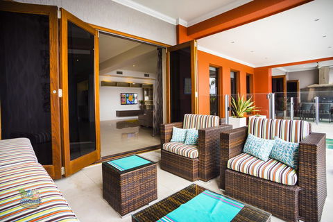 Sunset Circle At The Cove - Accommodation QLD 3