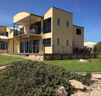 Sunset Cove Beach House - Accommodation QLD