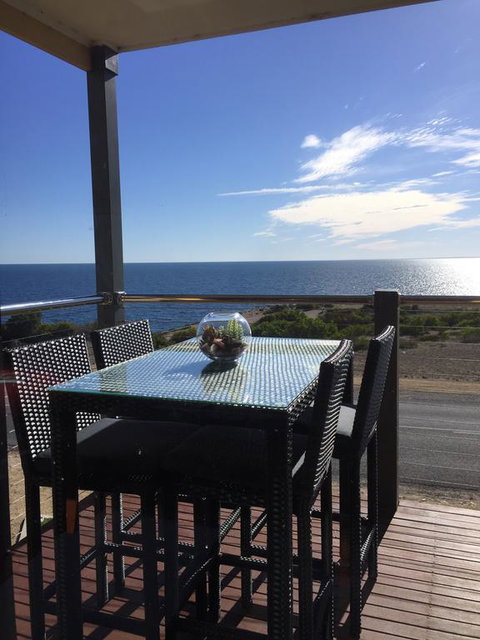 Sunset Cove Beach House - Accommodation QLD 1