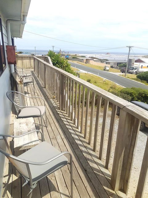 Sunset Holiday Villas - Accommodation QLD 3