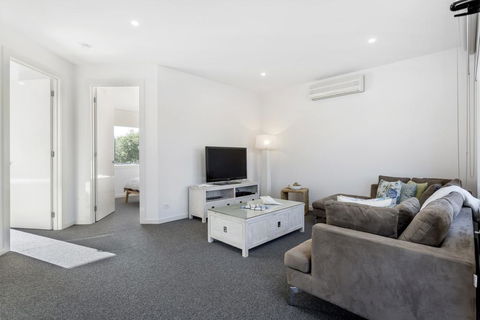 SUNSET VIEWS - MORNINGTON - Accommodation QLD 2