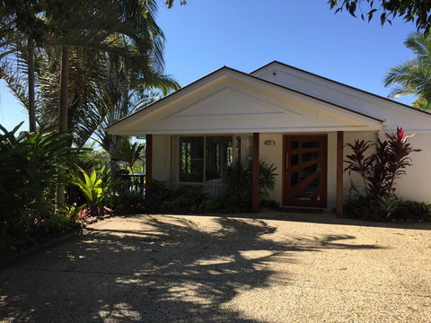 Sunshine Coast Tropical Getaway - Accommodation QLD 2