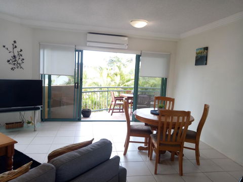 Sunshine Towers Holiday Apartments - Accommodation QLD 2
