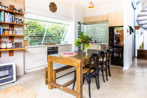 Sunworship Villas 3 And 4 - Accommodation QLD 0