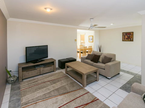Superb Location - Hervey Bay - Accommodation QLD 0