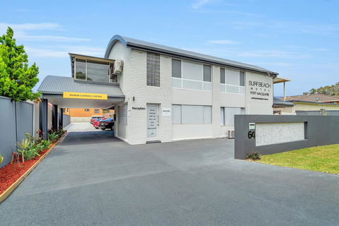 Surf Beach Motel Port - Accommodation QLD 0