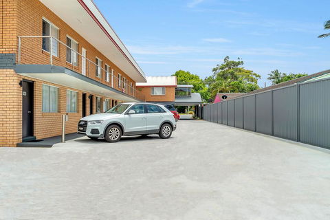 Surf Beach Motel Port - Accommodation QLD 3