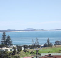 Surf Break  Ocean Break - Accommodation QLD