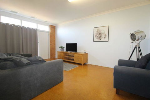 Surf Break & Ocean Break - Accommodation QLD 3