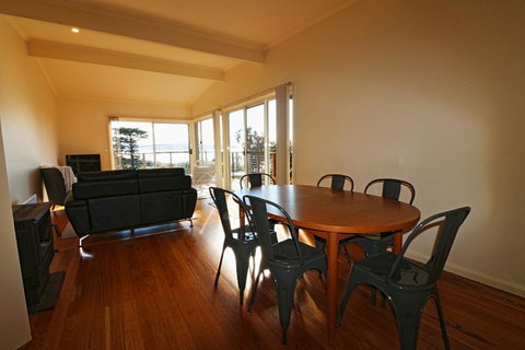 Surfside - Accommodation QLD 1