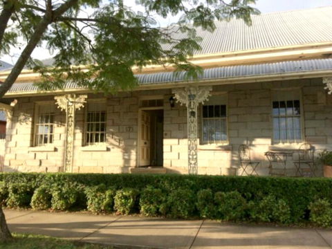 Surgeon's Cottage - Accommodation QLD 0