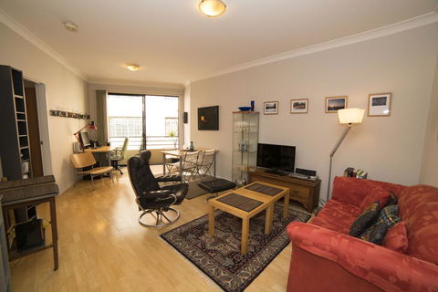 Surry Hills Foster St - Accommodation QLD 1