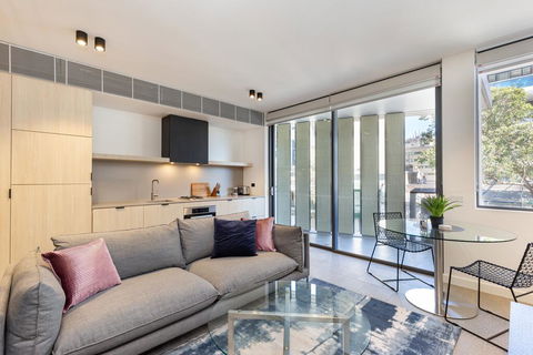 Surry Hills Fully Furnished Apartment (ELZ) - Accommodation QLD 3