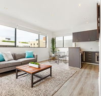 Surry Hills Modern Self-Contained One-Bedroom Apartment 19 FOV - Accommodation QLD