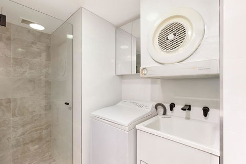 Sydney CBD Studio Apartment With Stunning View Of Darling Harbour (1704 KNT) - Accommodation QLD 2