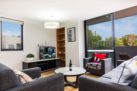 Sydney Townhouse With Parking And Deck - Accommodation QLD 2