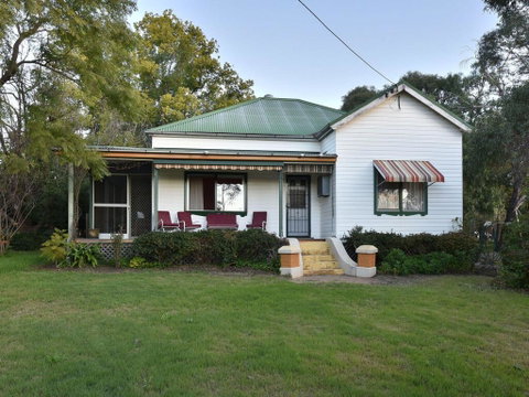 Tabitha Hill Cottage - Accommodation QLD 1