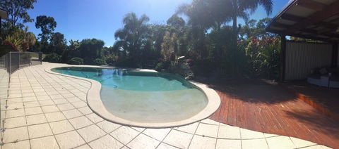 TAKURA HEIGHTS Modern Country Apartment With Pool Access - Accommodation QLD 1