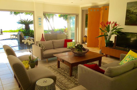 Tali Oak Beach House - Accommodation QLD 1