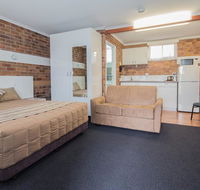 Tally Ho Motor Inn - Accommodation QLD