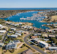 Tanjil - A stroll from the water in Paynesville - Accommodation QLD